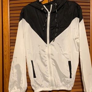 Rain jacket/wind breaker